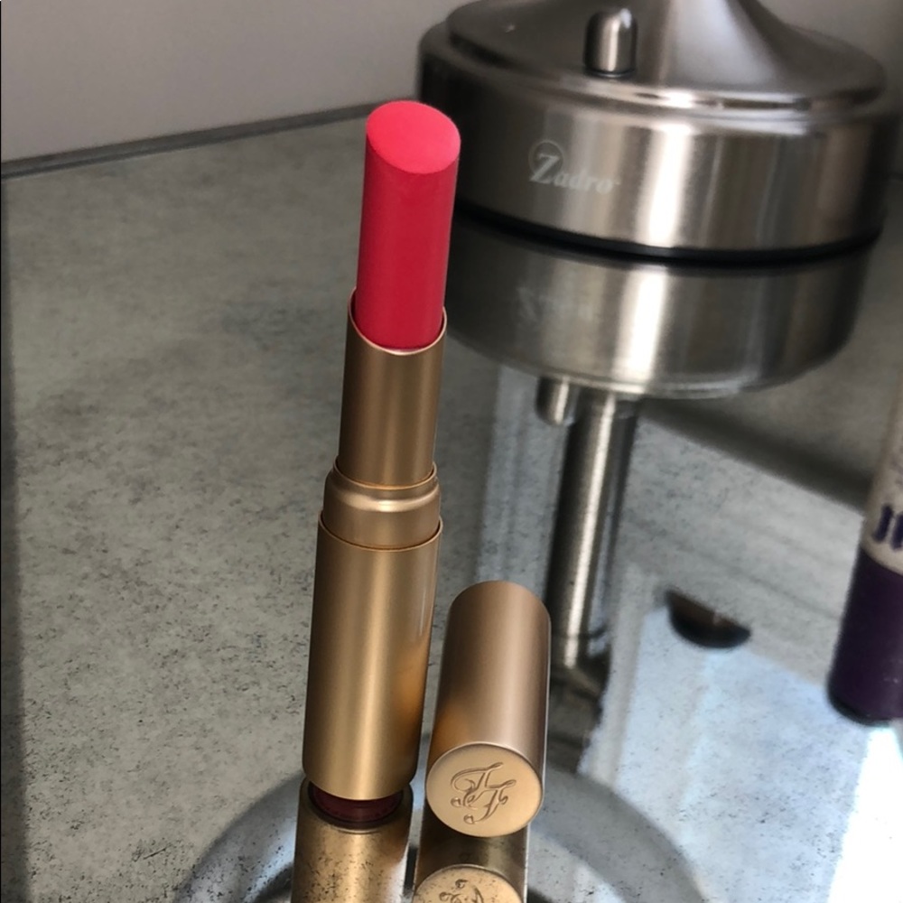 Too Faced La Creme Lipstick Shade: Bon Bon